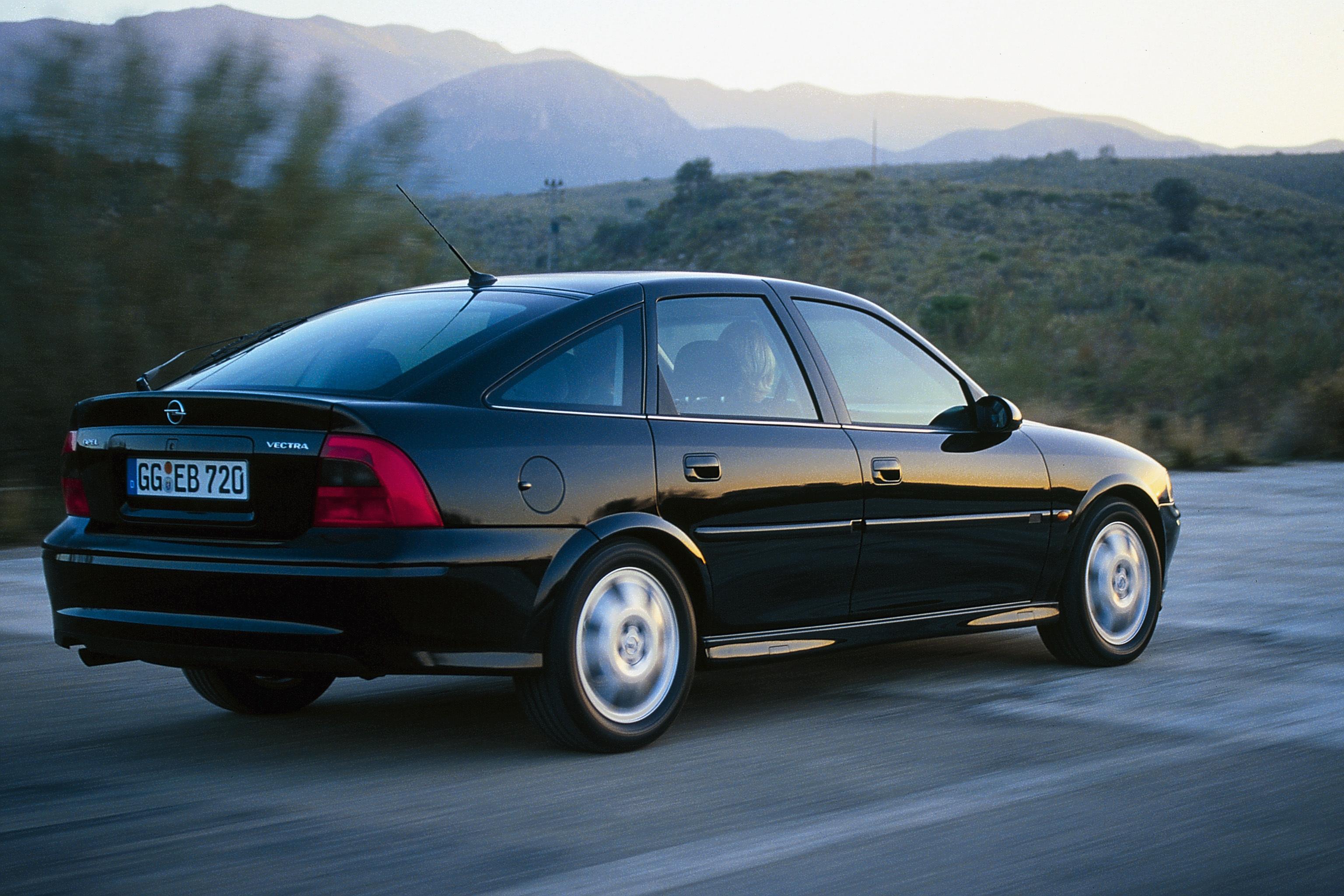 Опель вектра б 1.6 бензин. Opel Vectra b. Opel Vectra b 1999. Opel Vectra 2.4. Opel Vectra 1999.