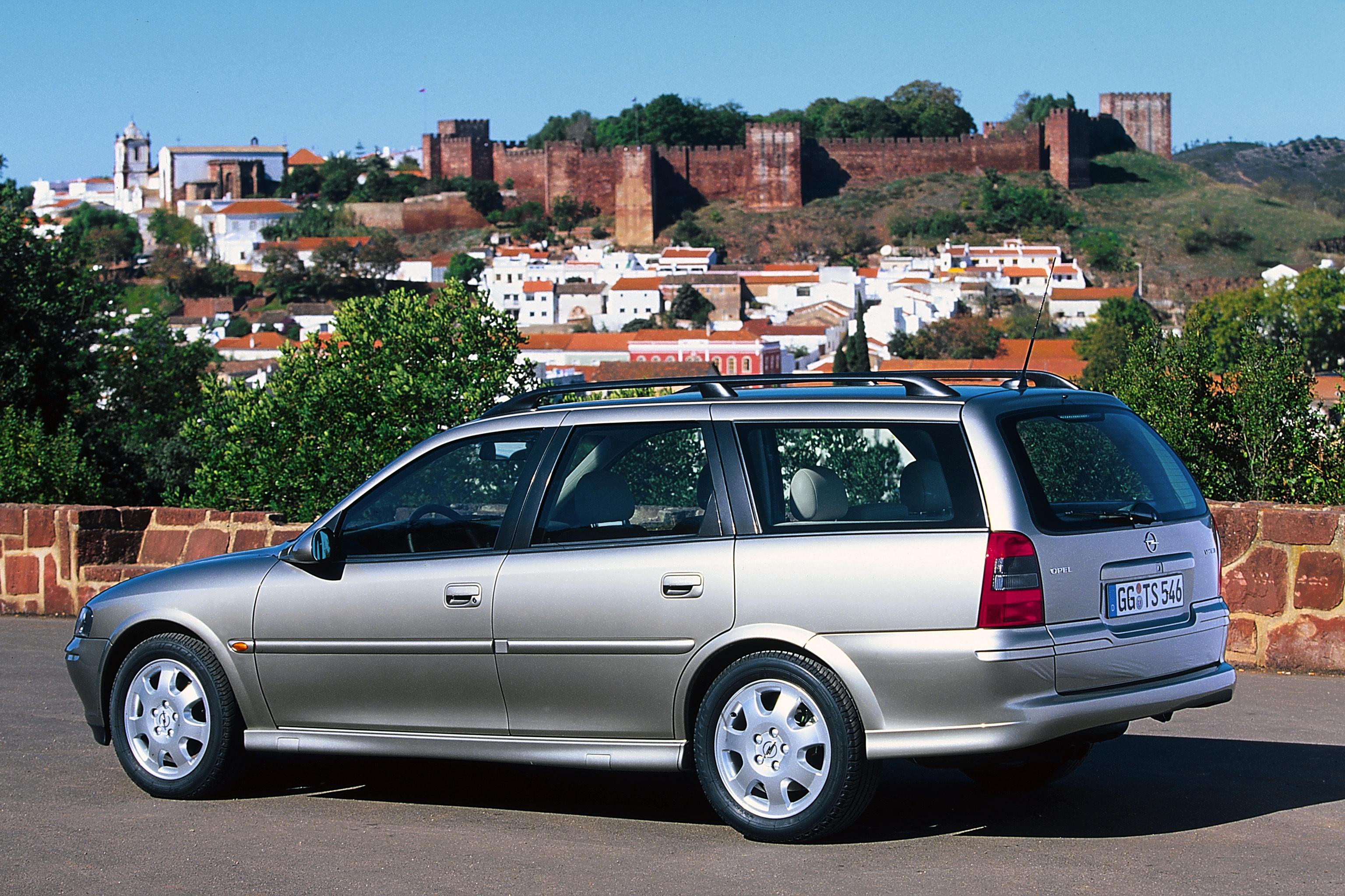 Вектра караван. Opel Vectra b универсал 1999. Opel Vectra универсал 1999. Opel Vectra 1998 универсал. Opel Vectra Caravan 1998.