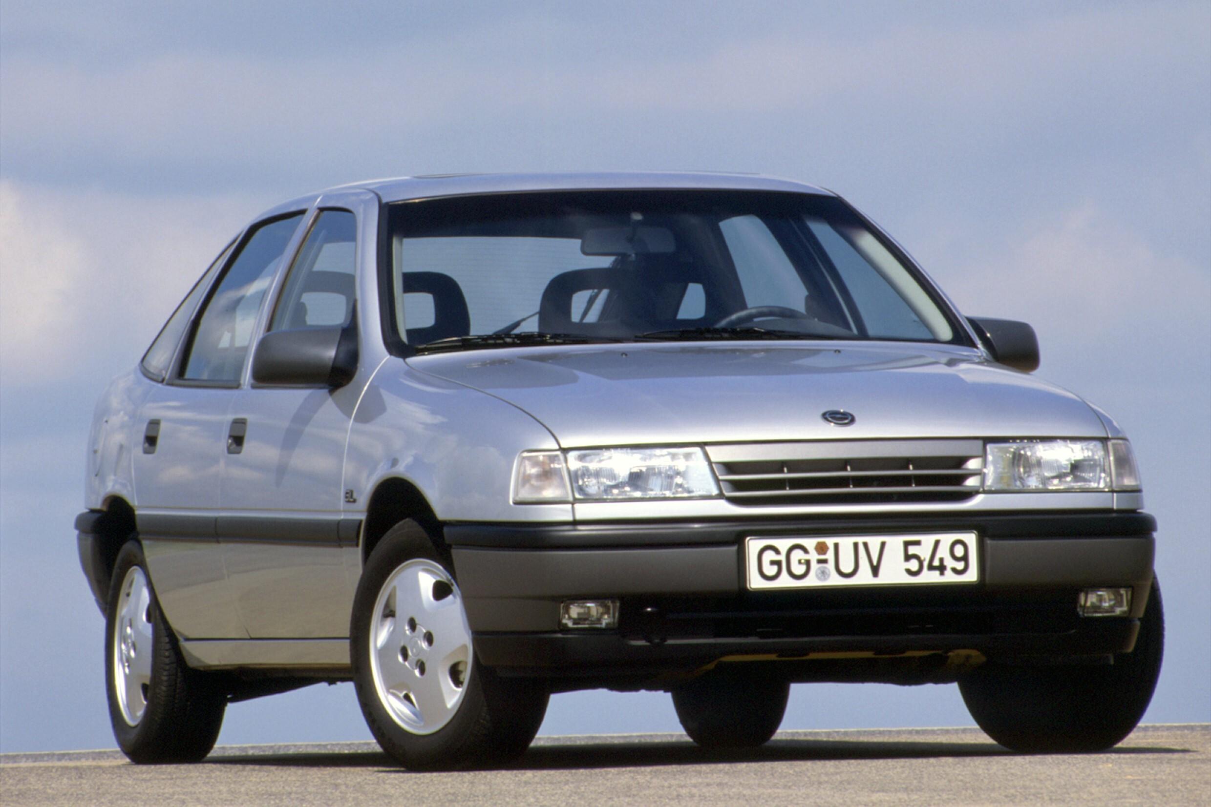 Опель вектра б 1.6 купить. Opel Vectra. Опель Вектра с 1.8. Опель Вектра 1.6 1995. Опель Вектра 1988 хэтчбек.