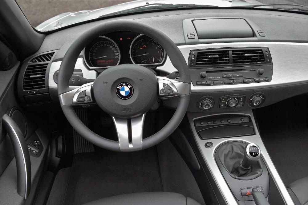 BMW Z4 1 поколение E85 [рестайлинг] (2005-2008) Родстер интерьер
