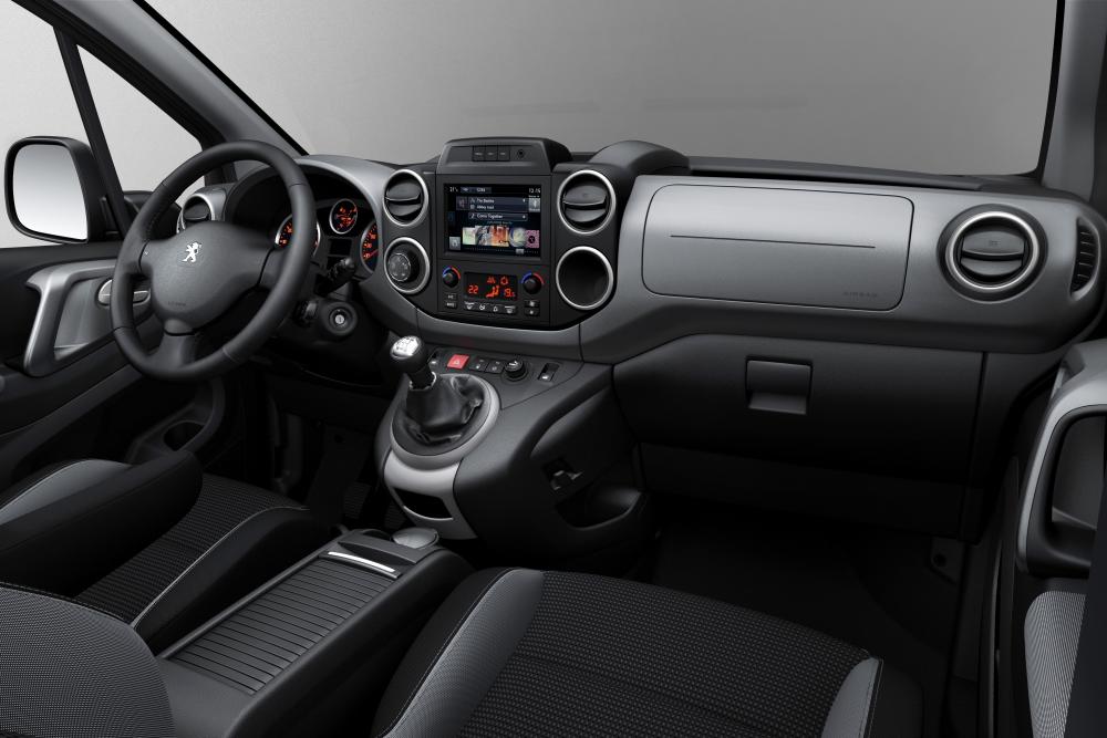Peugeot Partner 2 поколение [2-й рестайлинг] (2015) Tepee минивэн интерьер 