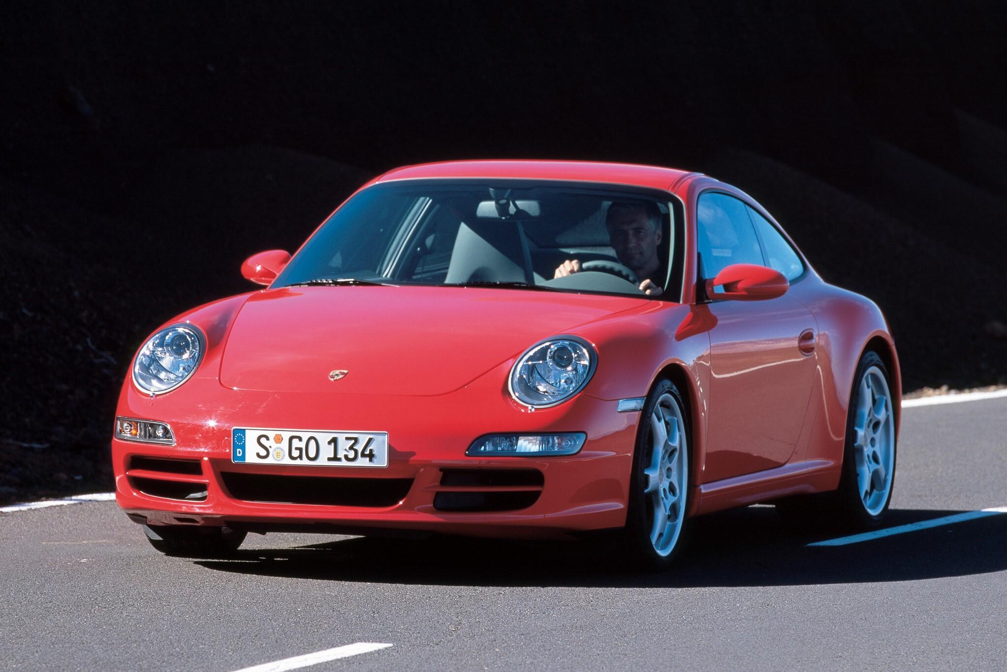 Купить порше купе. Porsche 911 Carrera s 2005. Porsche 911 Carrera 2005. Porsche 911 Carrera s. Порше 911 Каррера.