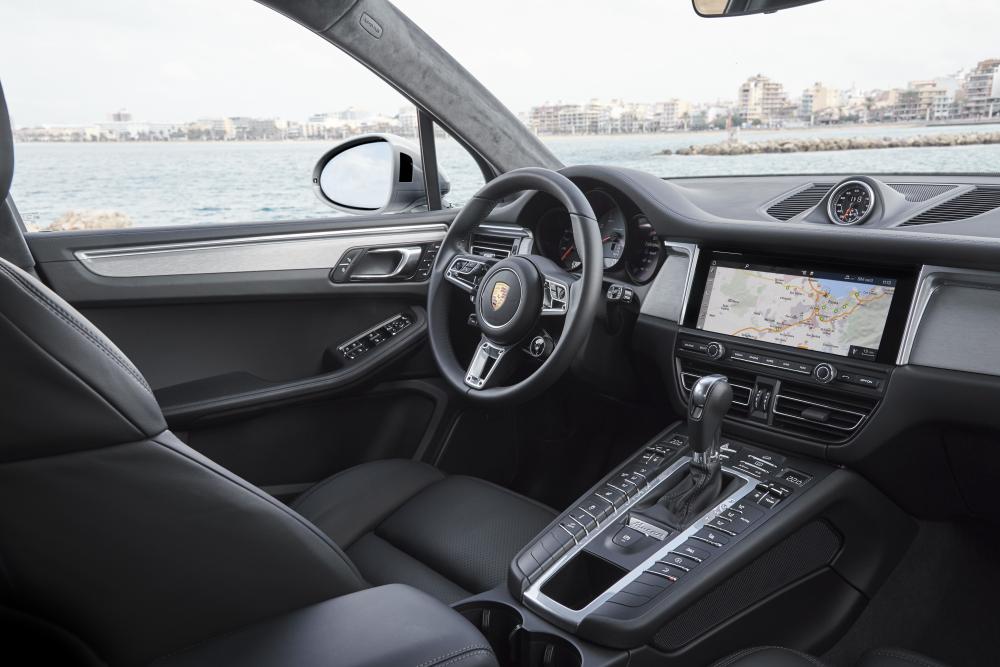 Porsche Macan 1 поколение рестайлинг интерьер