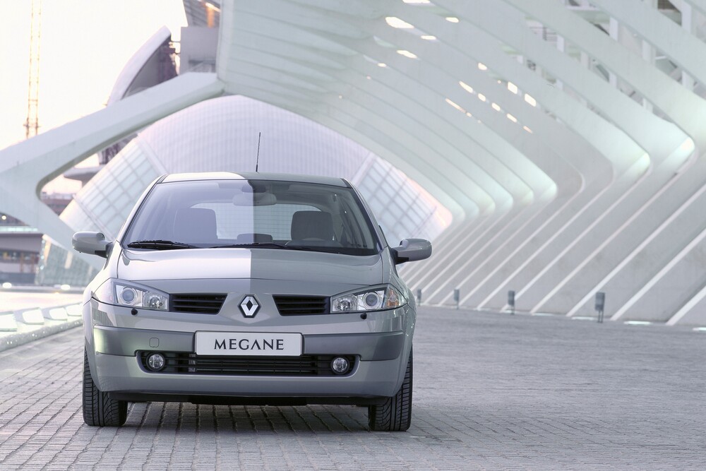Renault Megane 2 поколение (2003-2006) Хетчбэк 5-дв.