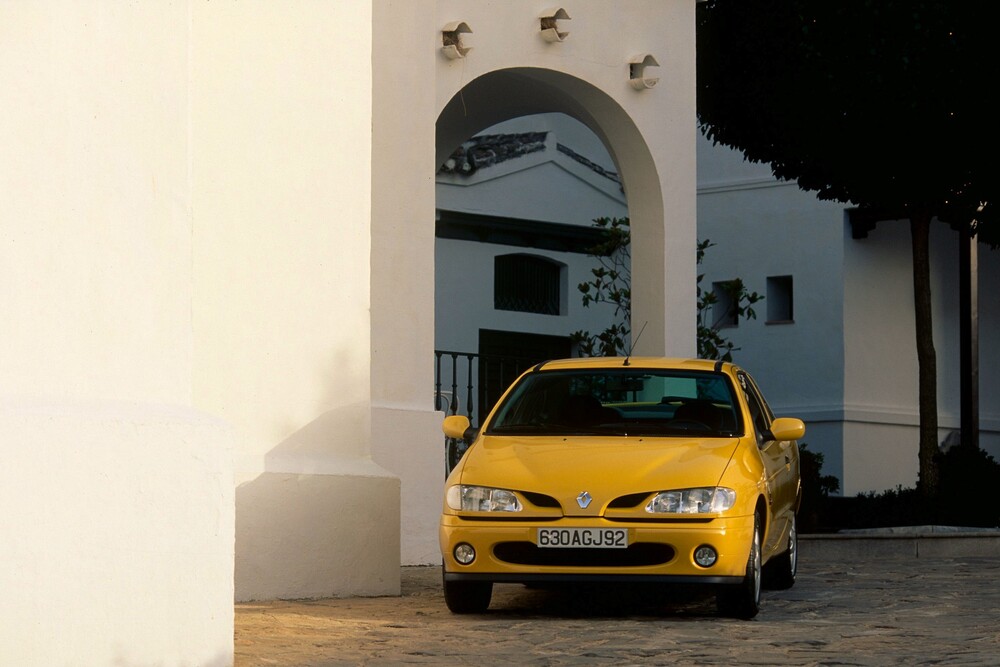 Renault Megane 1 поколение (1995-1999) Купе