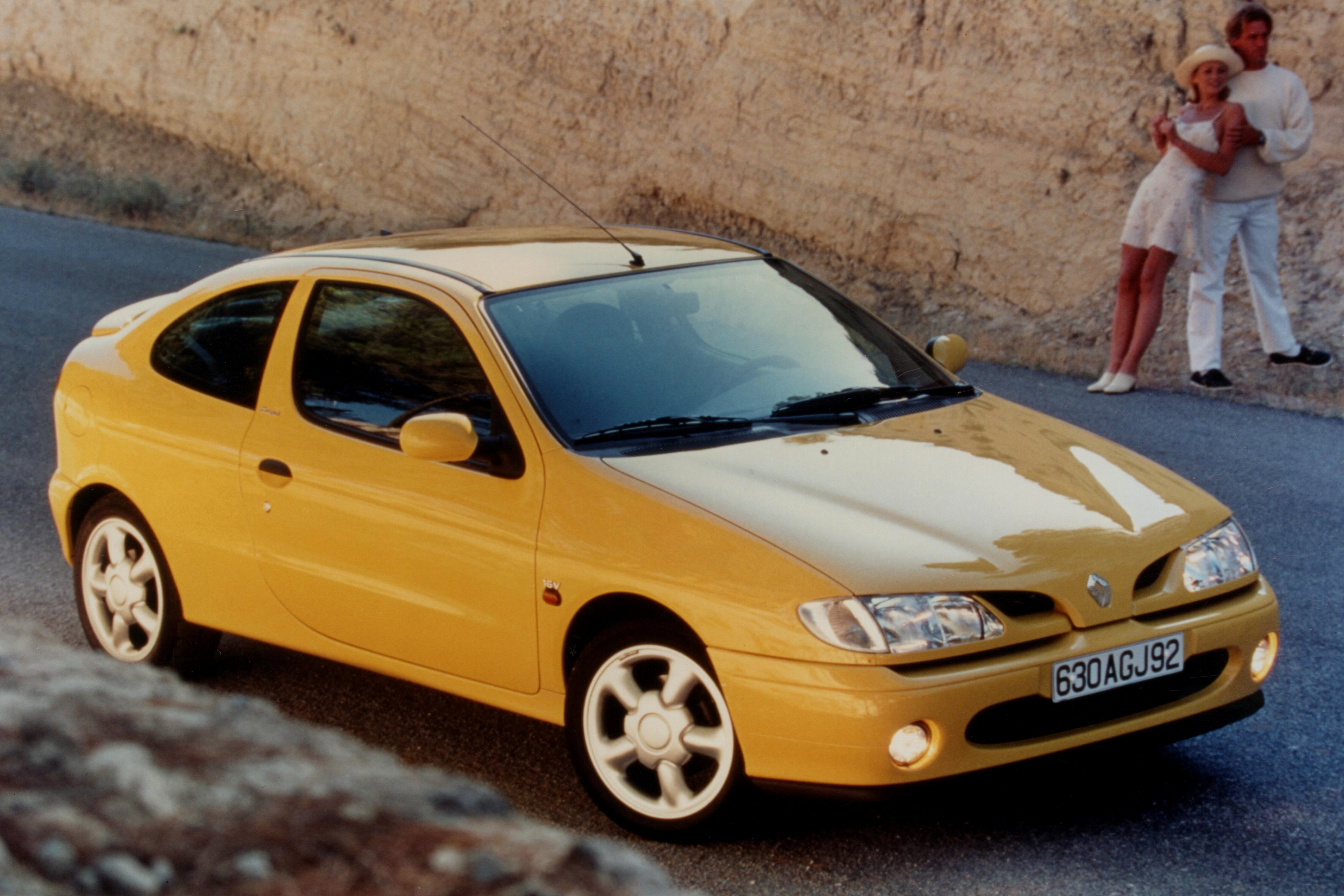 Рено 99 года. Renault Megane Coupe 1999. Рено Меган 1 поколения. Рено лупоглазый.