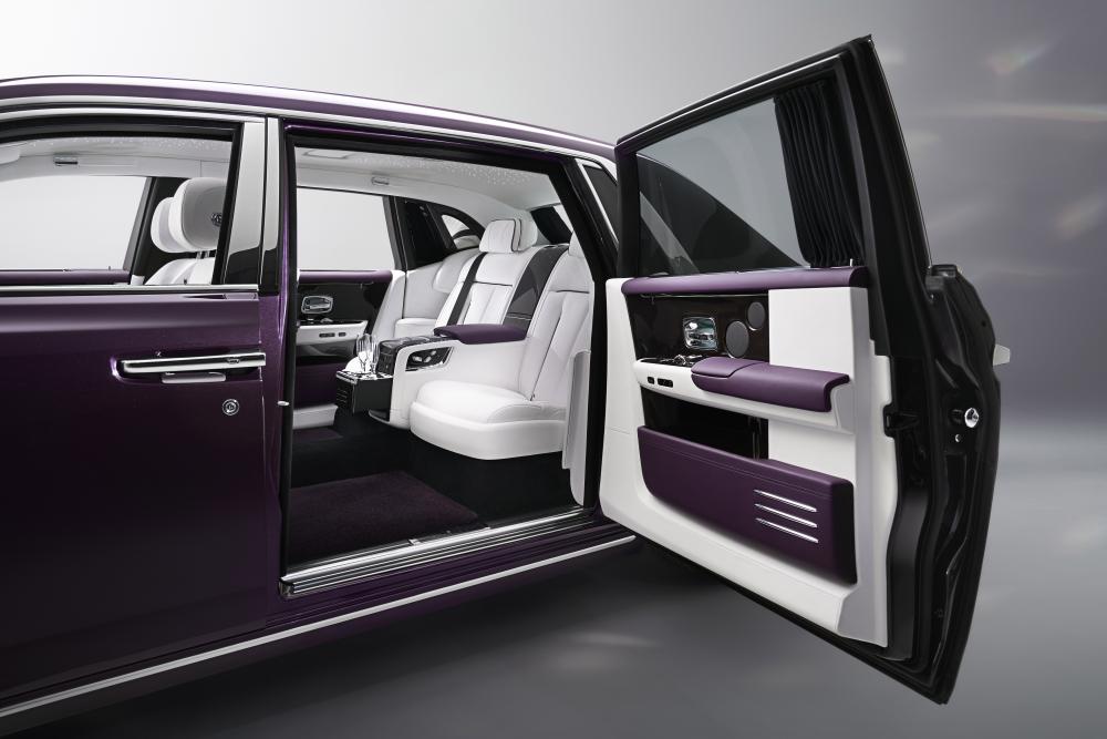 Rolls-Royce Phantom 8 поколение интерьер
