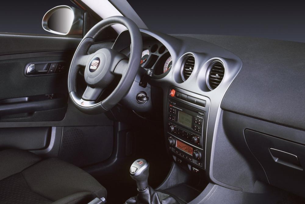 SEAT Ibiza 3 поколение рестайлинг Хетчбэк 5-дв. интерьер 