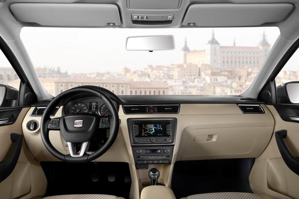 SEAT Toledo 4 поколение (2012-2018) Лифтбэк интерьер