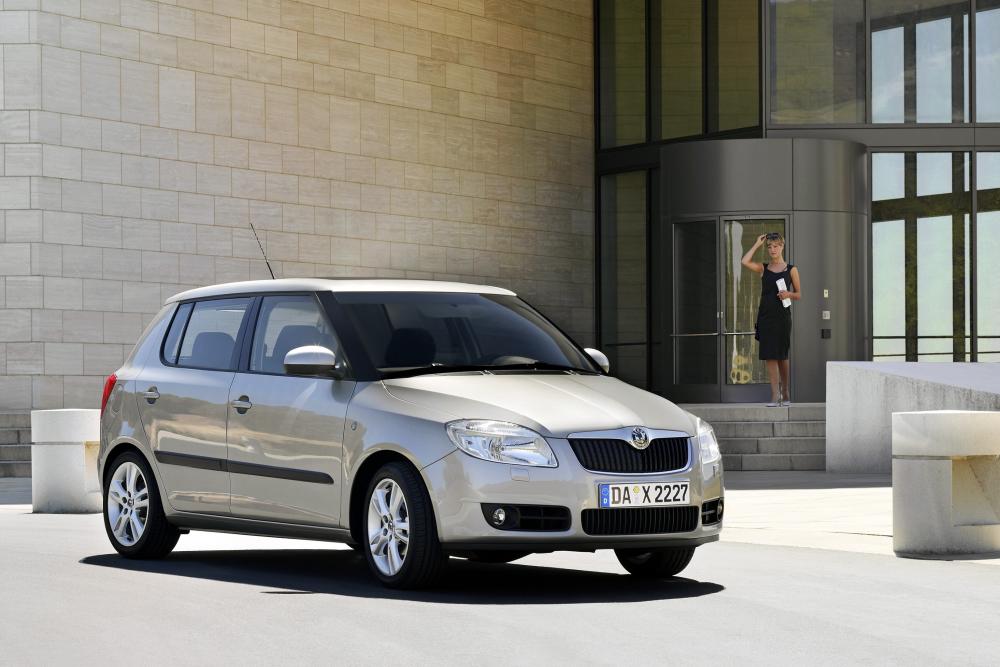 Skoda Fabia 2 поколение 5J (2007-2010) Хетчбэк