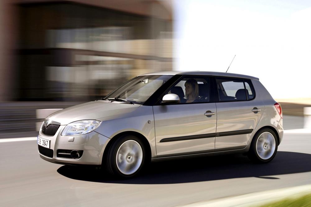 Skoda Fabia 2 поколение 5J (2007-2010) Хетчбэк