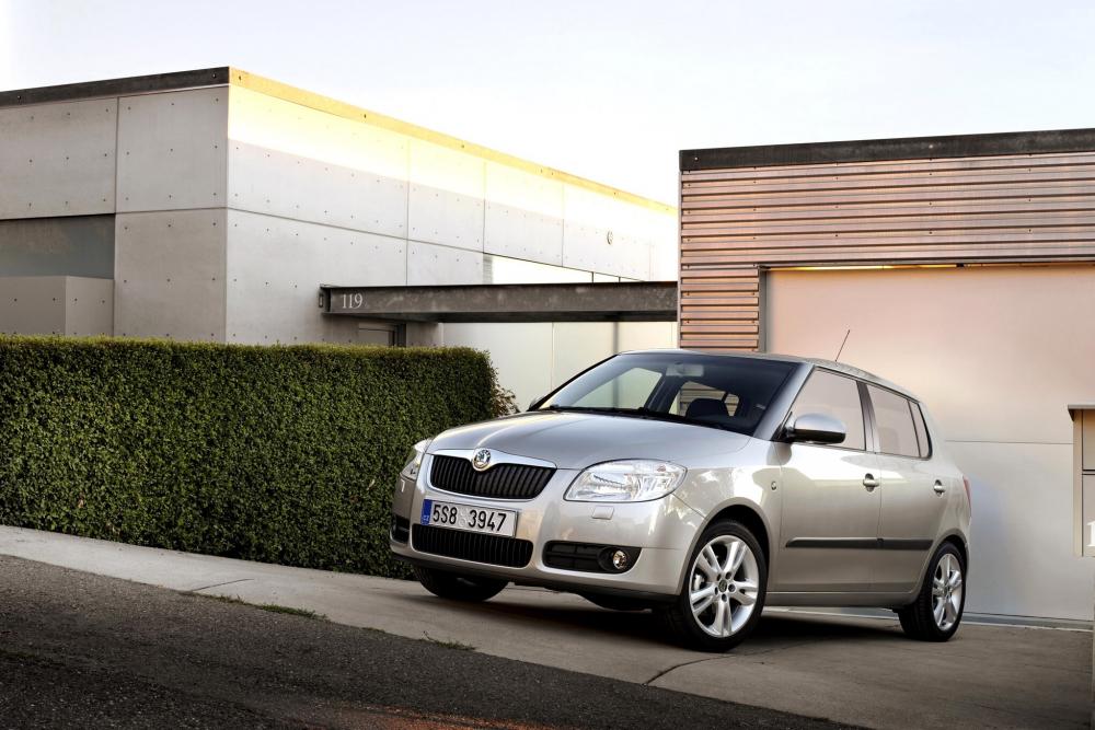 Skoda Fabia 2 поколение 5J (2007-2010) Хетчбэк