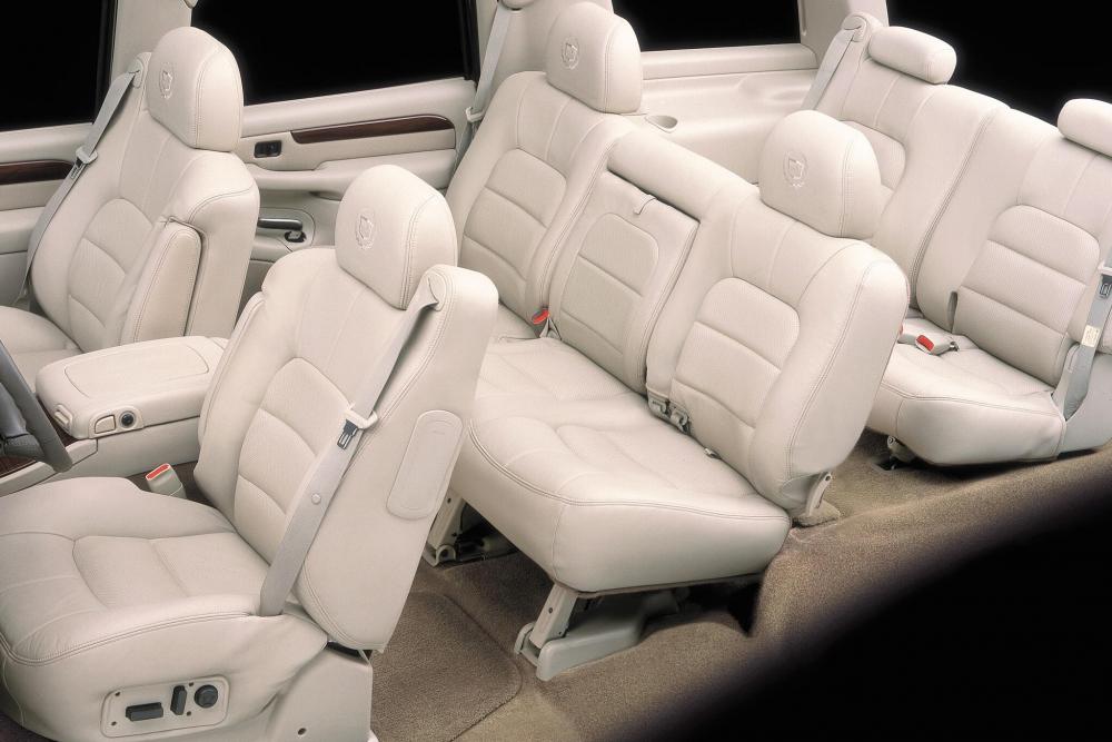 Cadillac Escalade 2 поколение интерьер 