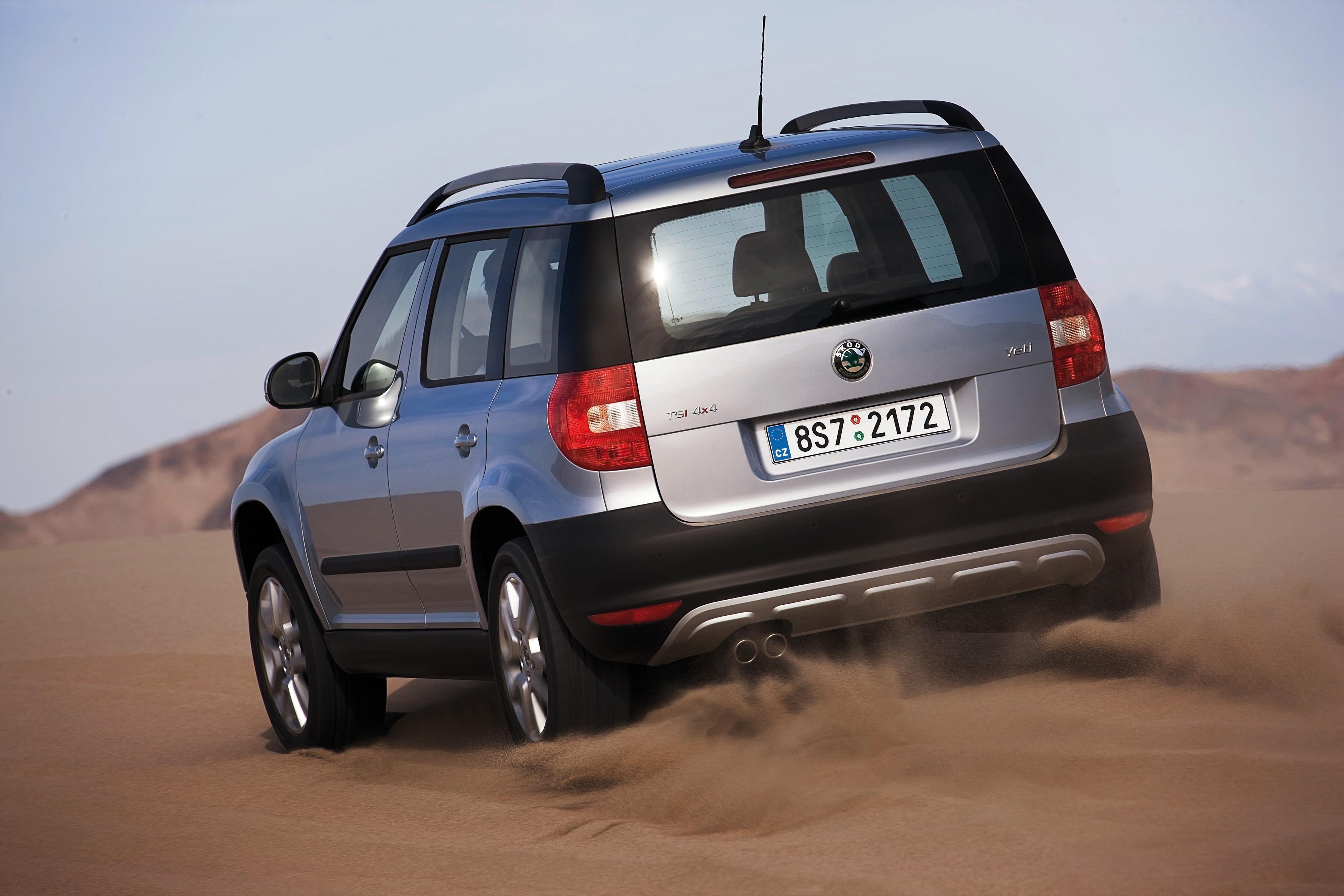 Бак шкода йети. Skoda Yeti 2009. Skoda Yeti 2. Шкода Йети 2010. Шкода Йети Скаут.