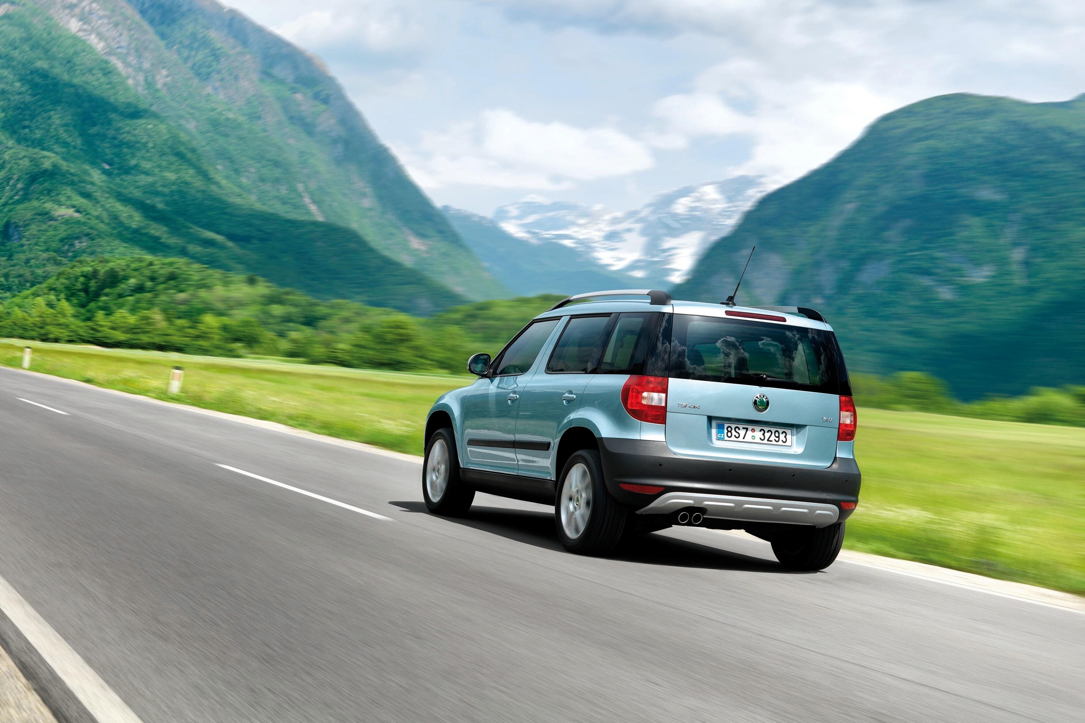 Skoda Yeti 2009. Шкода Йети зеленая. Шкода Йети 1 поколение. Шкода кроссовер 2014.