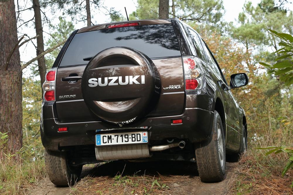 Suzuki Grand Vitara 2 поколение [2-й рестайлинг] (2012-2014) Кроссовер 3-дв.