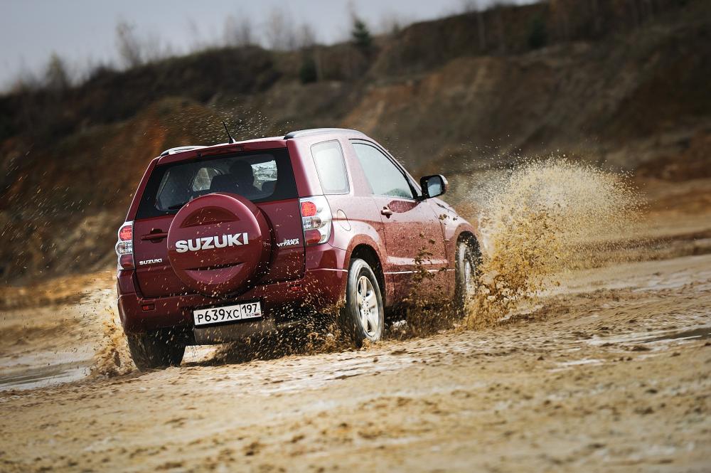 Suzuki Grand Vitara 2 поколение [2-й рестайлинг] (2012-2014) Кроссовер 3-дв.