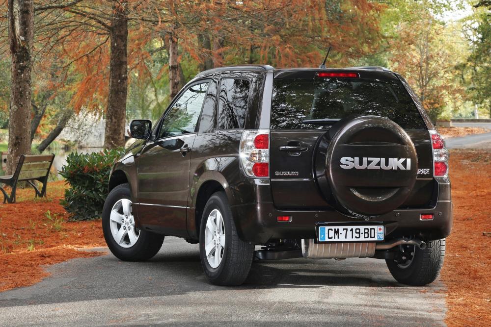 Suzuki Grand Vitara 2 поколение [2-й рестайлинг] (2012-2014) Кроссовер 3-дв.