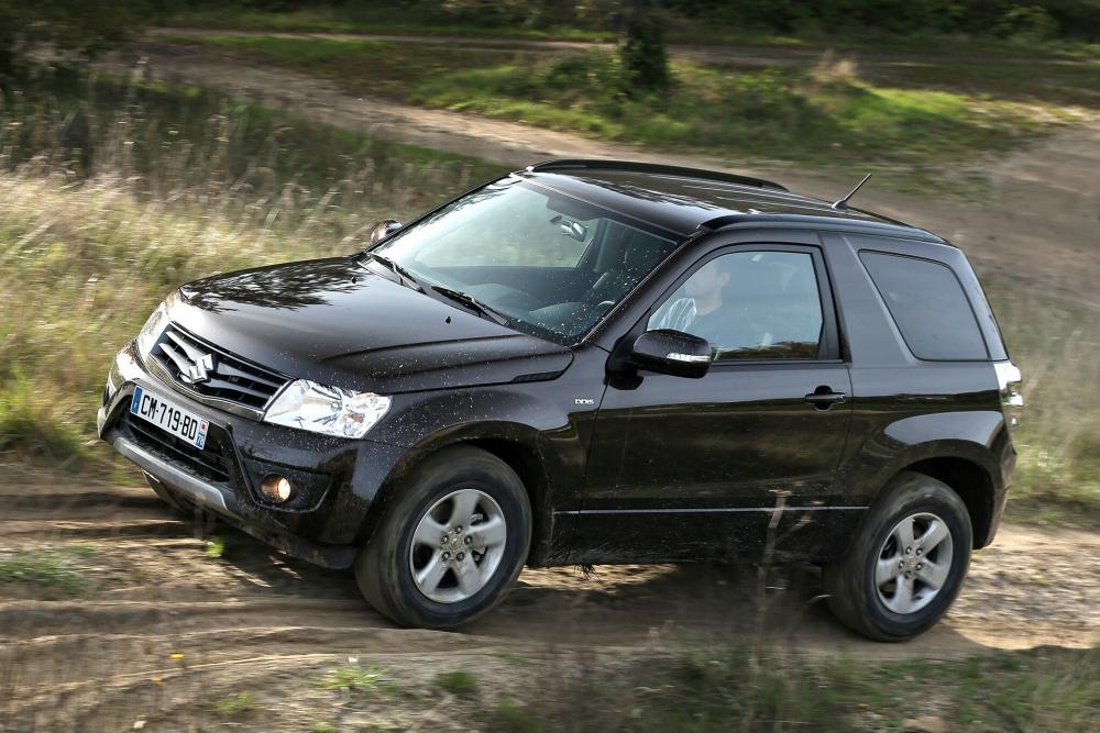 Suzuki Grand Vitara 2 поколение [2-й рестайлинг] (2012-2014) Кроссовер 3-дв.