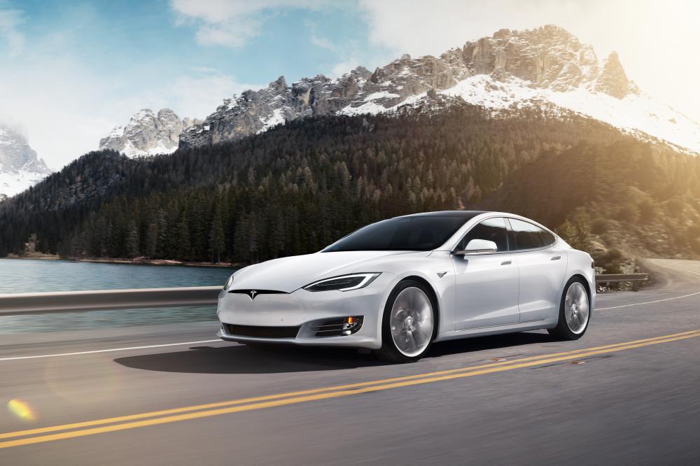 Tesla Model S 1 поколение рестайлинг