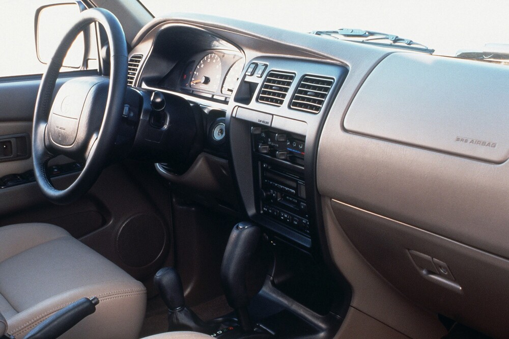 Toyota 4Runner 3 поколение (1995-1999) Внедорожник 5-дв. интерьер 