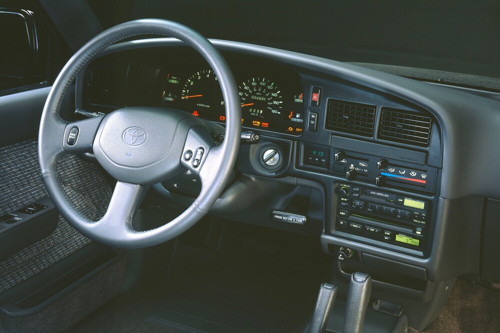 Toyota 4Runner 2 поколение [рестайлинг] (1992-1995) Внедорожник 3-дв.