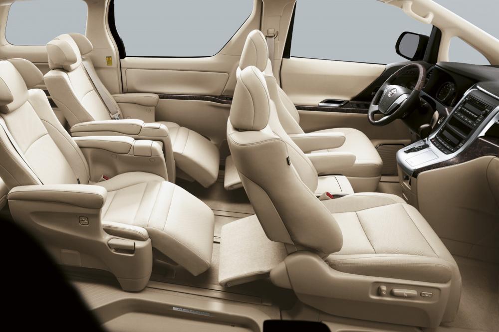 Toyota Alphard 2 поколение минивэн интерьер