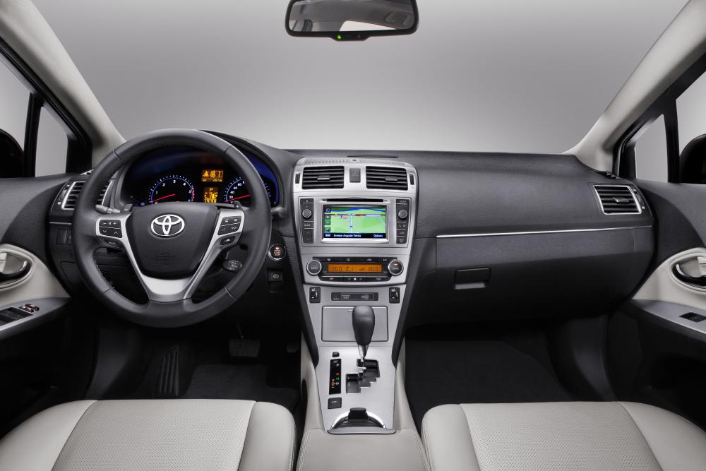 Toyota Avensis 3 поколение [рестайлинг] (2011-2015) Седан интерьер