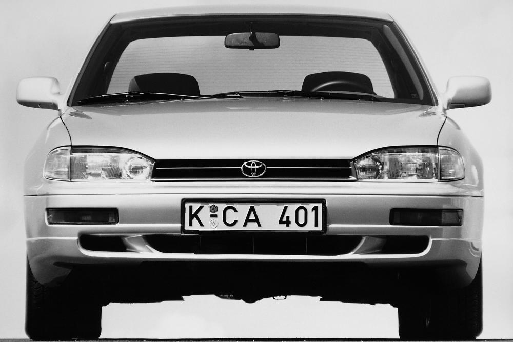 Toyota Camry 3 поколение  XV10 (1991-1996) Седан