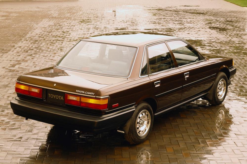 Toyota Camry 2 поколение V20 (1986-1991) Седан