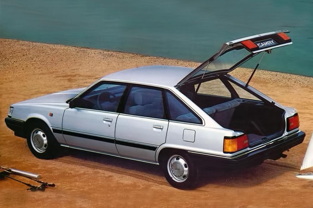 Toyota Camry 1 поколение V10 [рестайлинг] (1984-1986) Лифтбэк