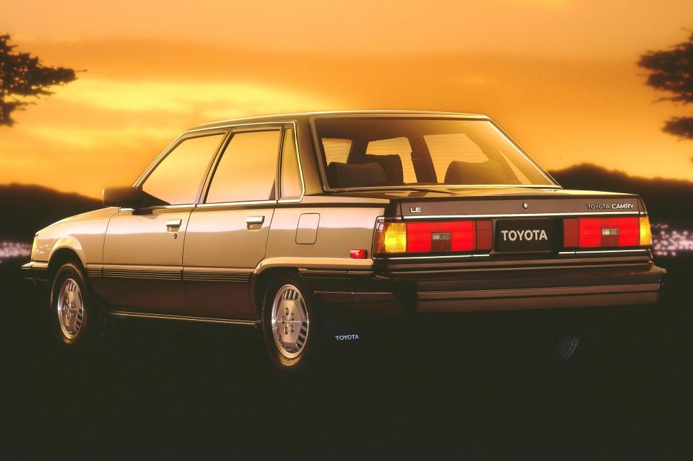 Toyota Camry 1 поколение V10 [рестайлинг] (1984-1986) Седан