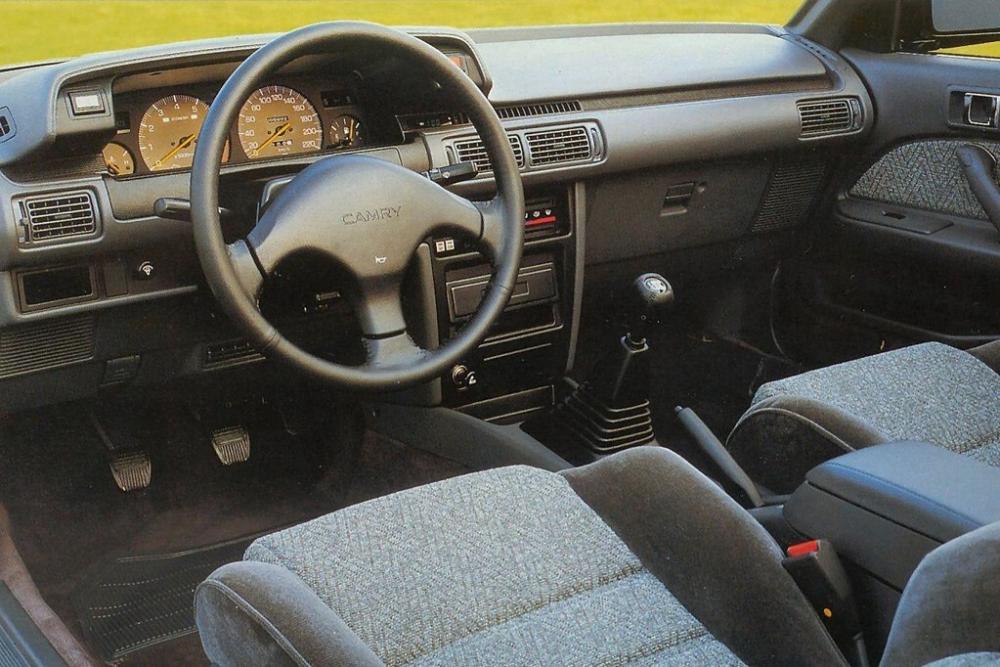 Toyota Camry 2 поколение V20 (1986-1991) Универсал интерьер 