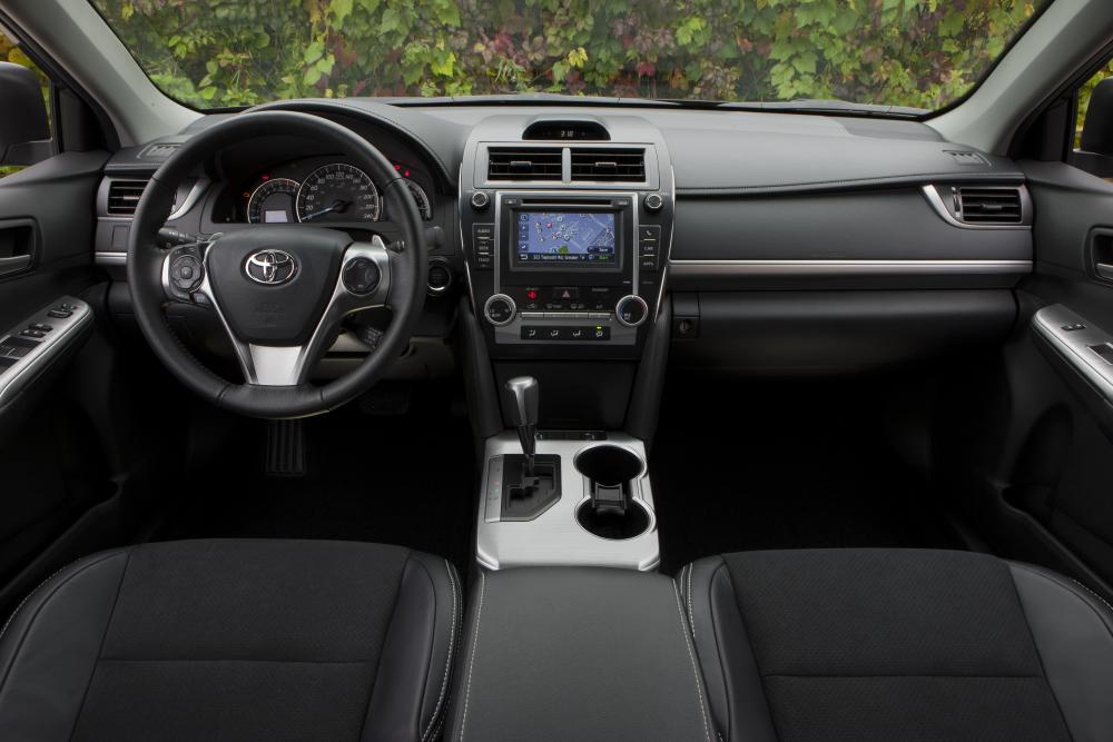 Toyota Camry 7 поколение XV50 (2011-2014) US-spec седан 4-дв.