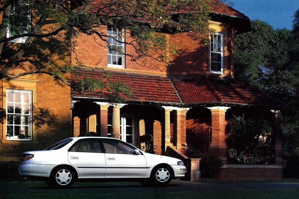 Toyota Carina 10 поколение T190 (1992-1998) JDM седан 4-дв.