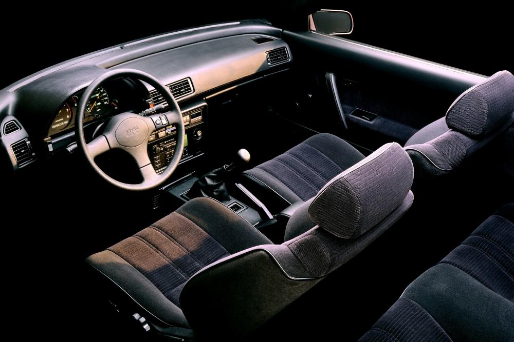 Toyota Celica 4 поколение (1985-1989) Лифтбэк интерьер