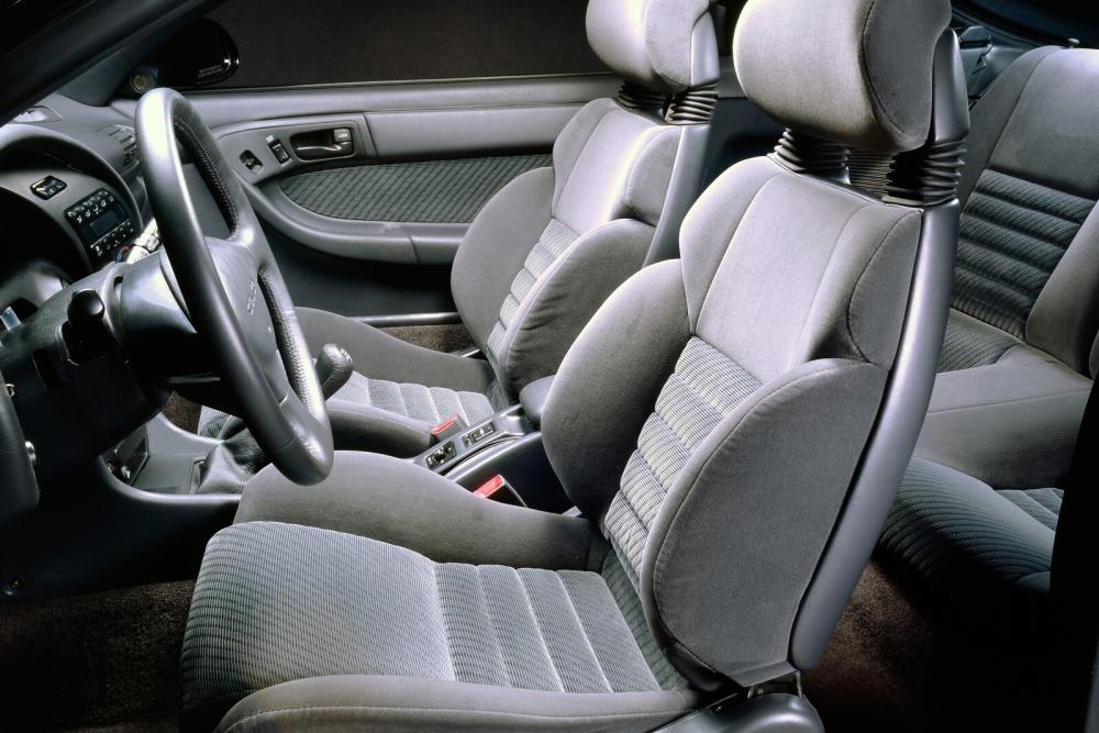 Toyota Celica 5 поколение (1989-1993) Лифтбэк интерьер 