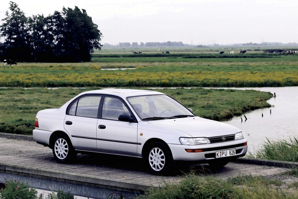 Toyota Corolla 7 поколение E100 (1992-1997) Седан