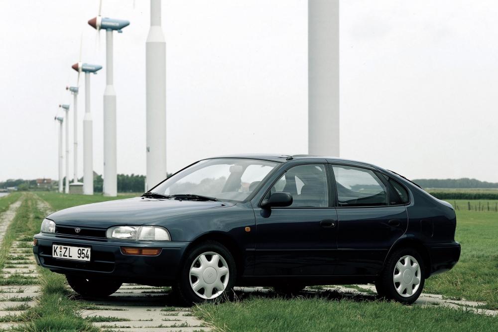 Toyota Corolla7 поколение E100 (1992-1998) Лифтбэк