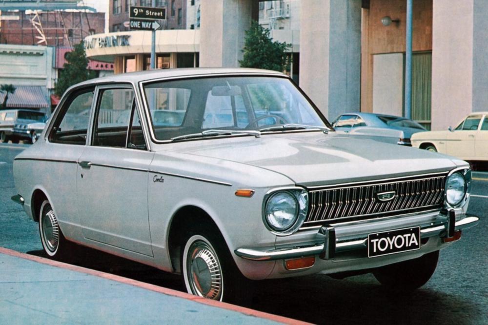 Toyota Corolla 1 поколение E10 (1966-1970) Седан