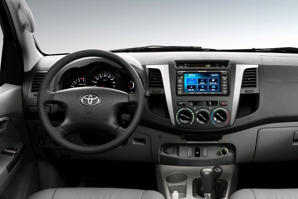 Toyota Hilux 7 поколение (2005-2008) Пикап 2-дв. интерьер 
