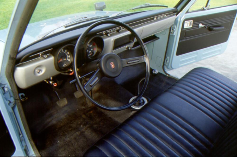 Toyota Hilux 1 поколение (1968-1972) Пикап интерьер 