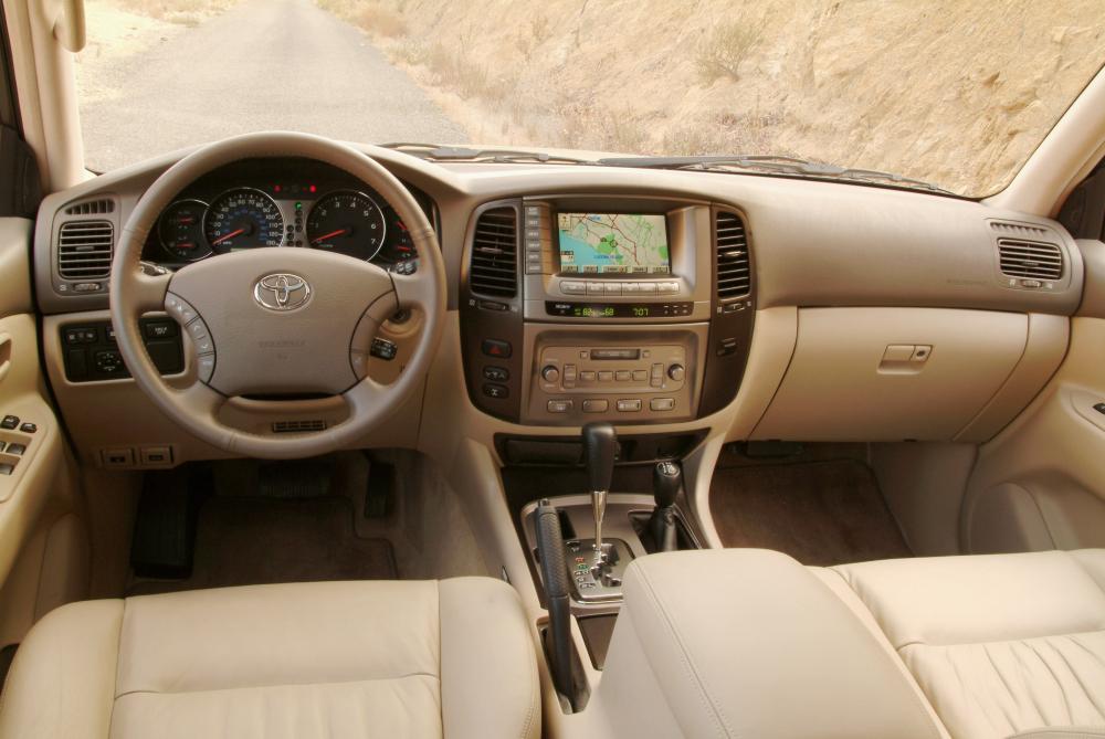 Toyota Land Cruiser J100 [рестайлинг] (2003-2005) Внедорожник интерьер 