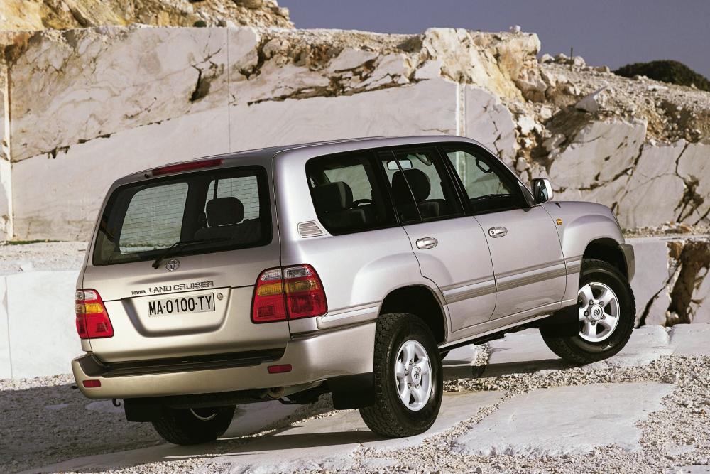 Toyota Land Cruiser J100 (1998-2002) Внедорожник