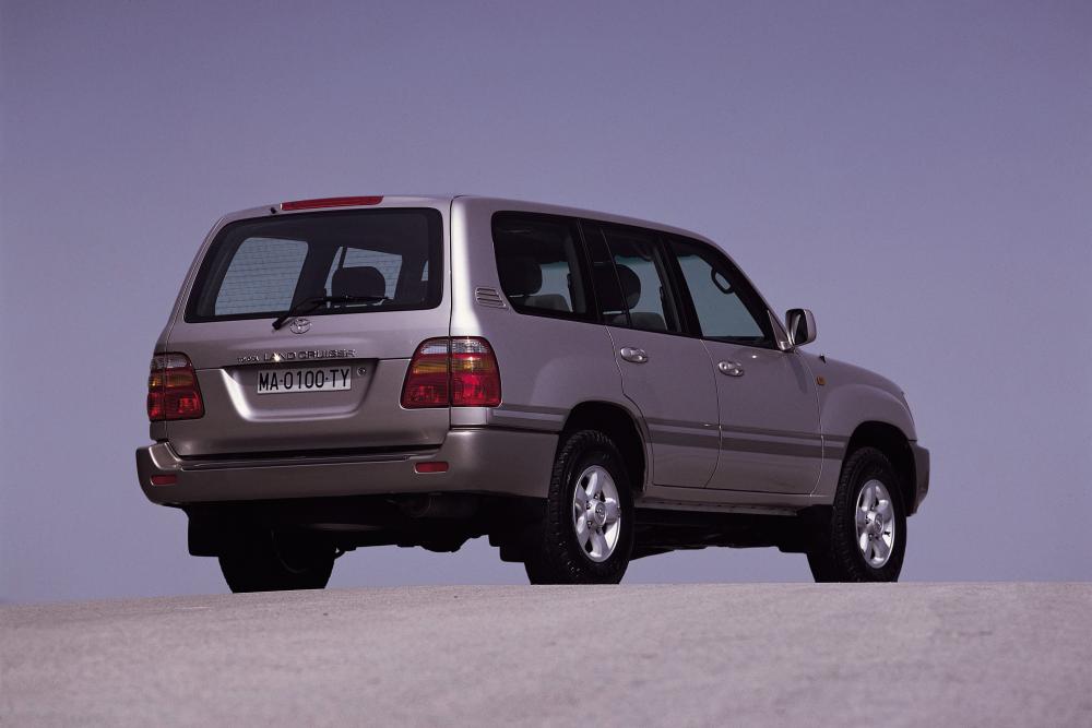 Toyota Land Cruiser J100 (1998-2002) Внедорожник