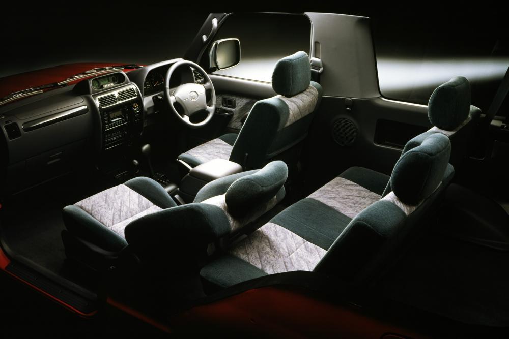 Toyota Land Cruiser Prado J90 (1996-2000) Внедорожник 3-дв. интерьер 