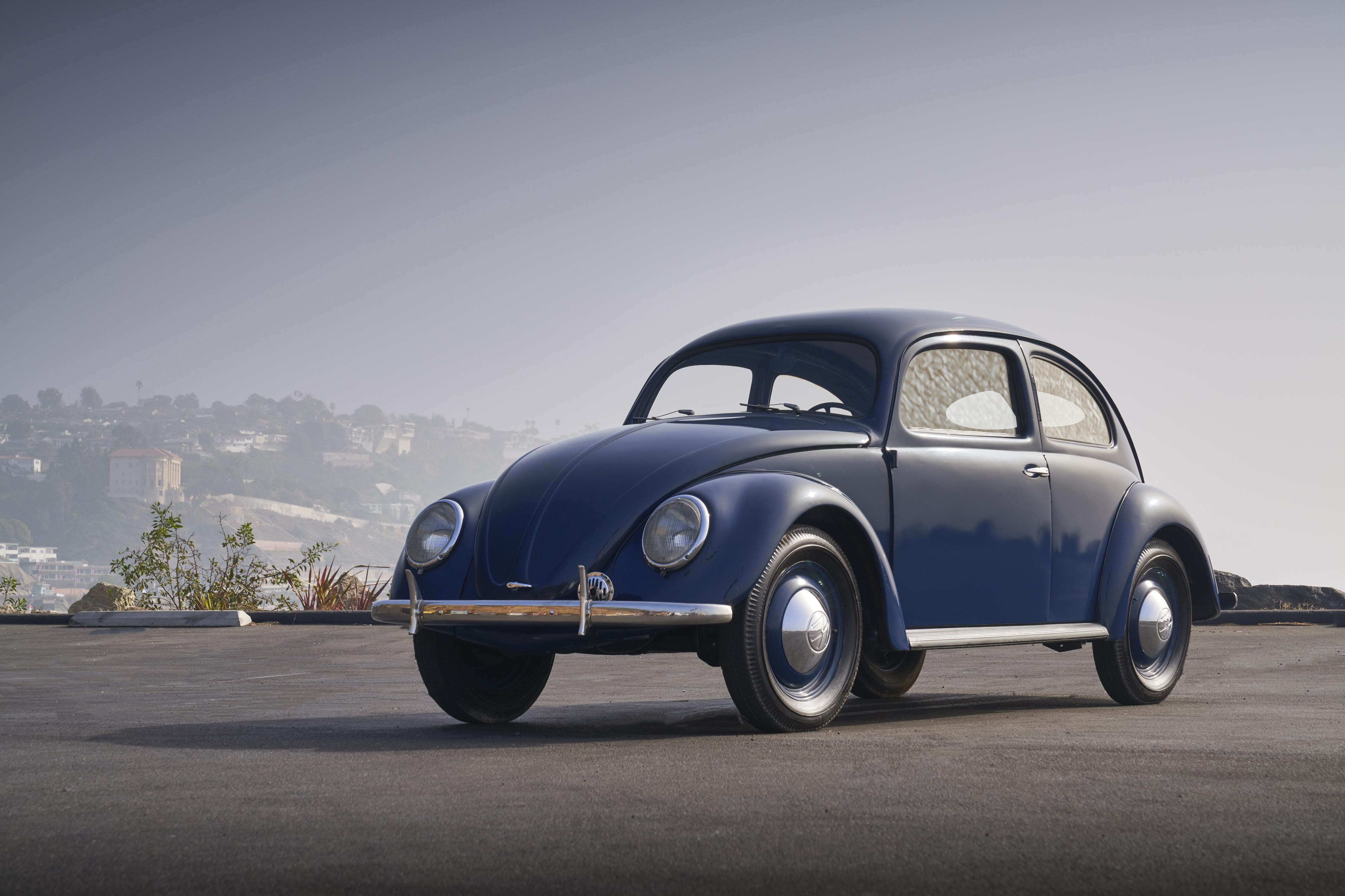 Машины 1 поколения. Volkswagen Käfer – «Жук». 1946. Фольксваген Битл 1946. VW Beetle 1949. Фольксваген Битл 1 поколение.