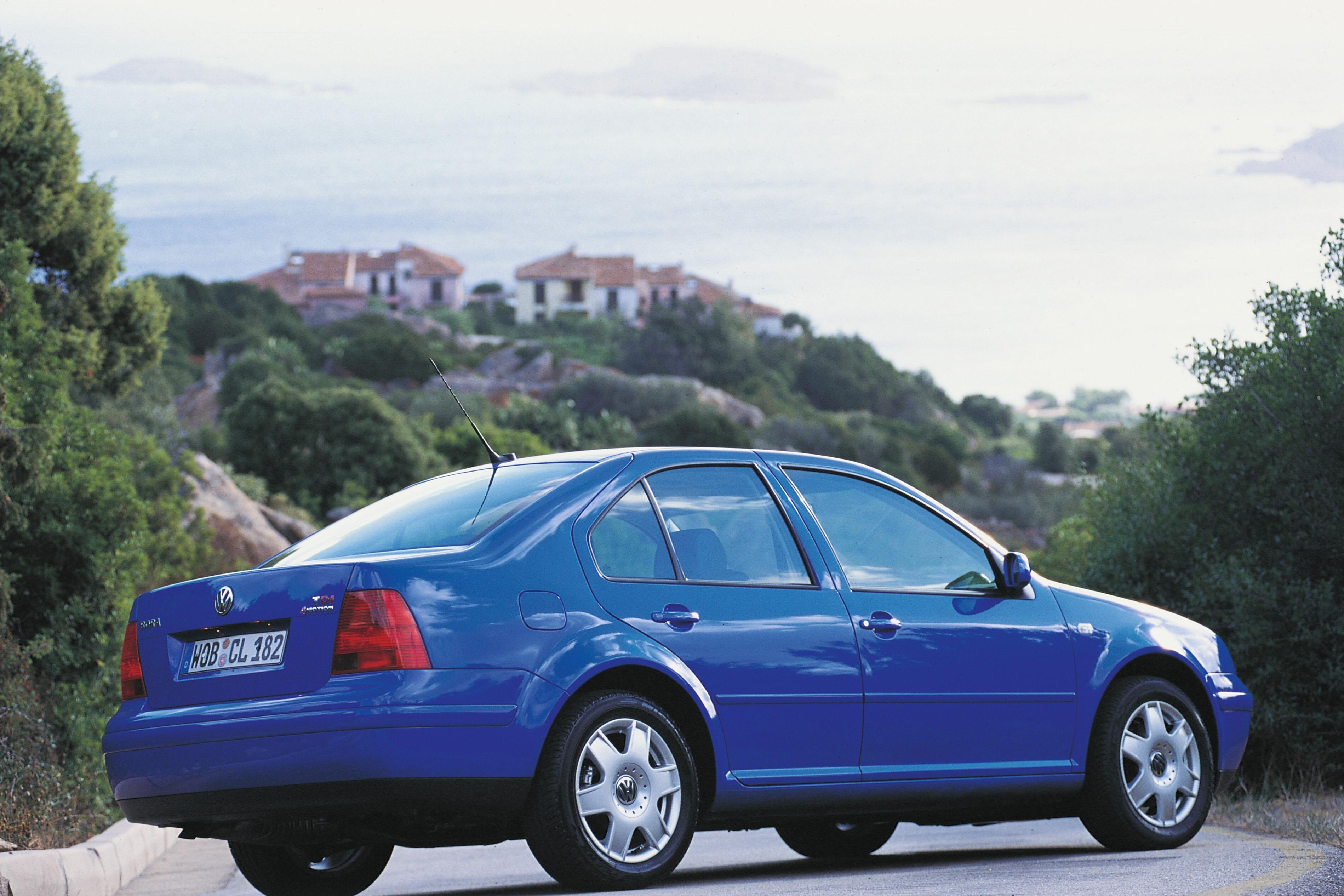 Volkswagen bora 1. Фольксваген Бора. Volkswagen Bora седан 1.6 2000. Volkswagen Bora 1 поколение. Фольксваген Бора 2005.
