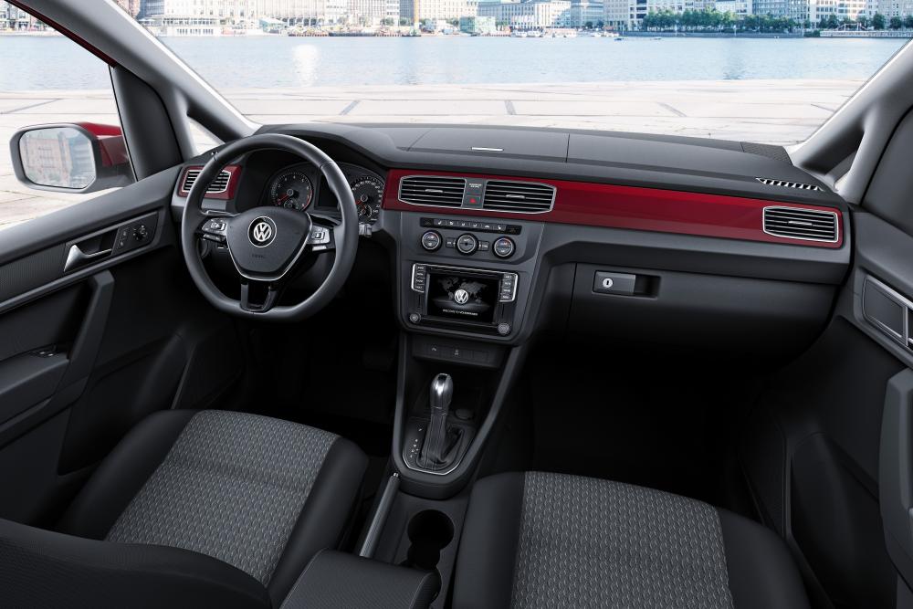 Volkswagen Caddy 4 поколение интерьер