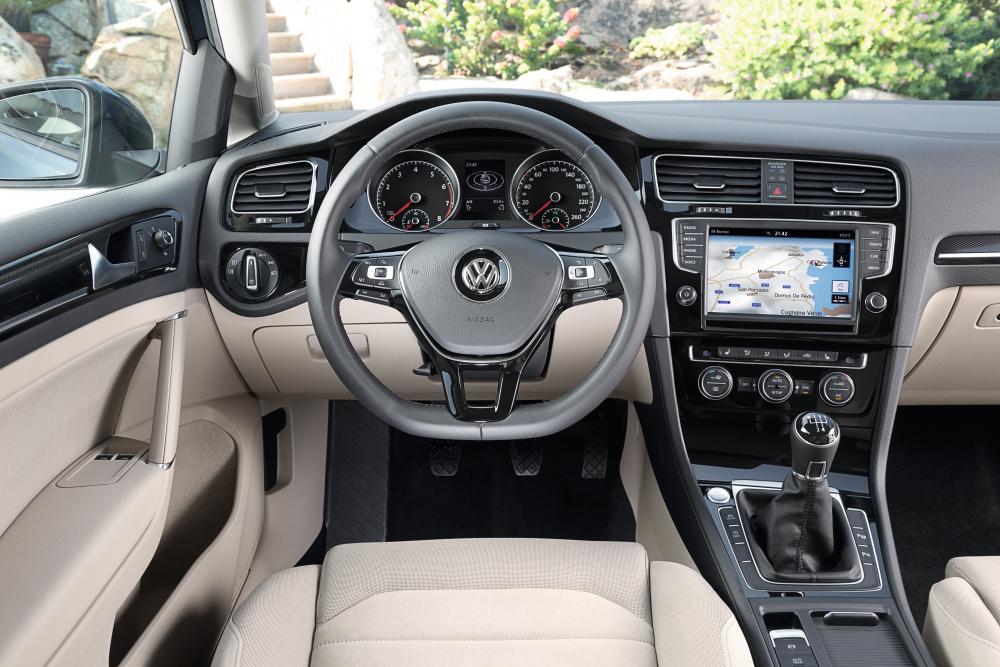 Volkswagen Golf 7 поколение (2013-2017) Хетчбэк 3-дв. интерьер 